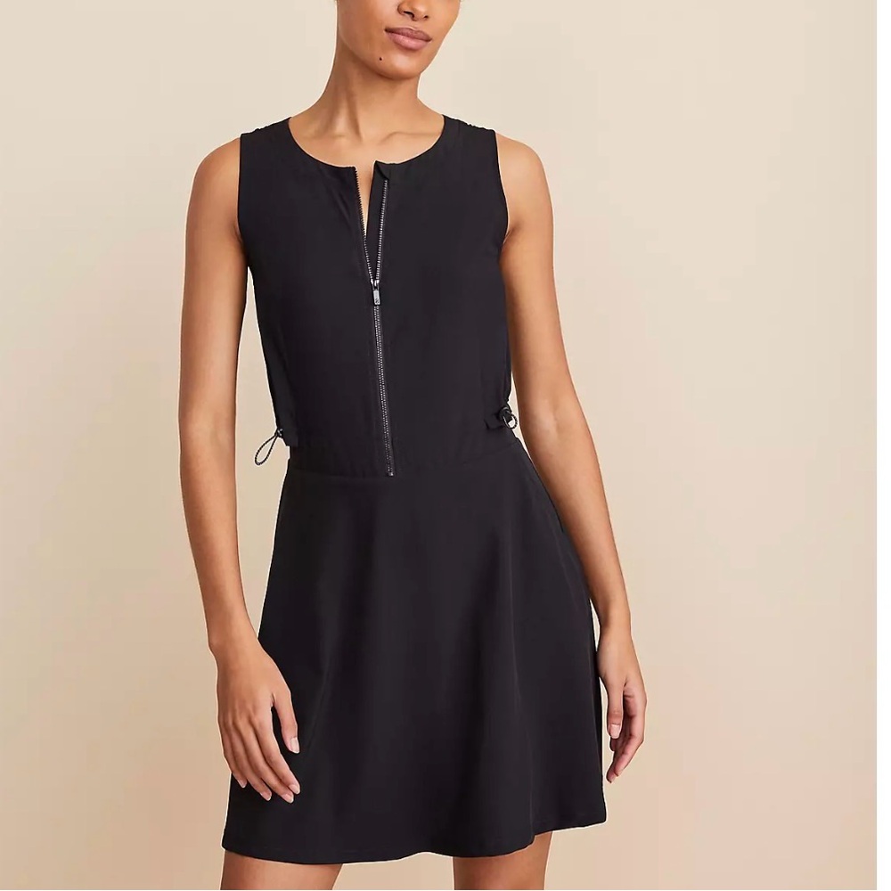 Lou & Grey Wanderweave Active Black Stretchy Pocket Dress With Shorts